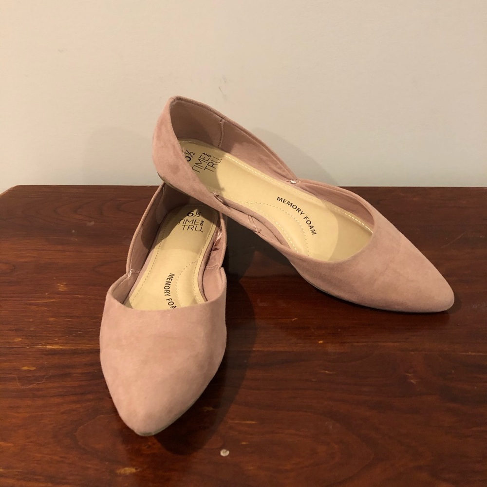 Blush pointed toe flats